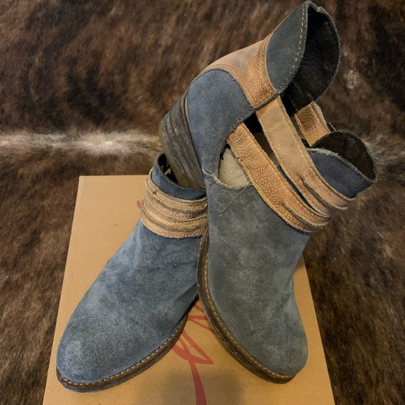 Suede booties - Picture 5 of 8